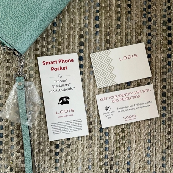 LODIS RFID Teal Green Leather New Wristlet Silver Zip Hardware - Picture 3 of 13